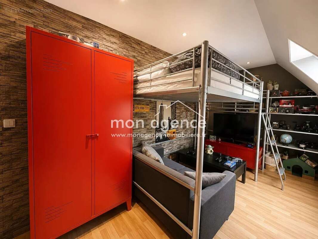 Sainte-Croix-sur-Buchy – Maison familiale de 133 m² sur un terrain de près de 2 000 m² - photo 12