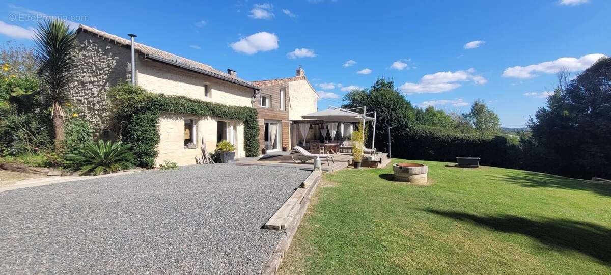 Maison à TAURIAC