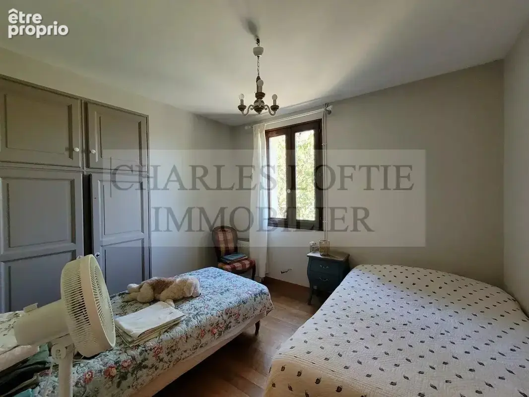 Belle maison familiale, avec piscine, dépendances et terrain de 1.7 ha - photo 8