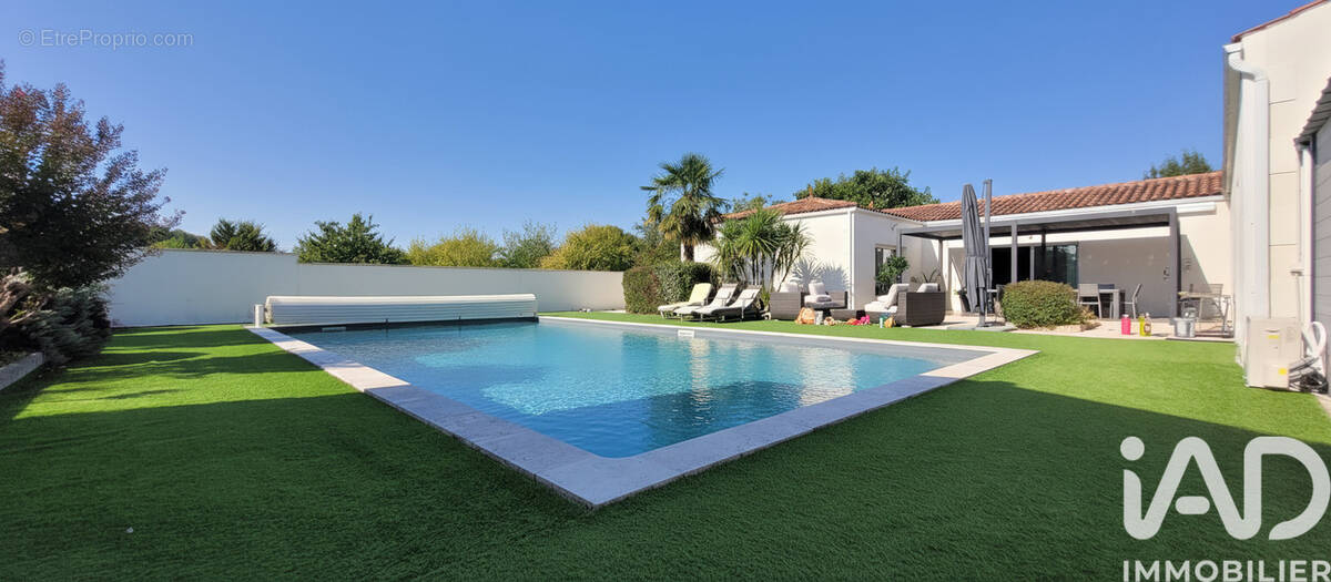 Photo 1 - Maison à SAINT-JEAN-D'ANGELY