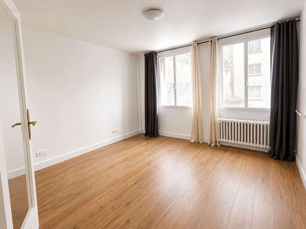 Appartement Paris 2 pièce(s) 62 m2 - photo 6