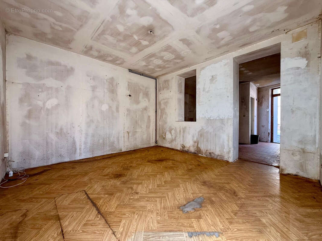 Amiens - quartier saint acheul - maison - 2 chambres - 1 bureau - garage - cour - dependance - photo 6