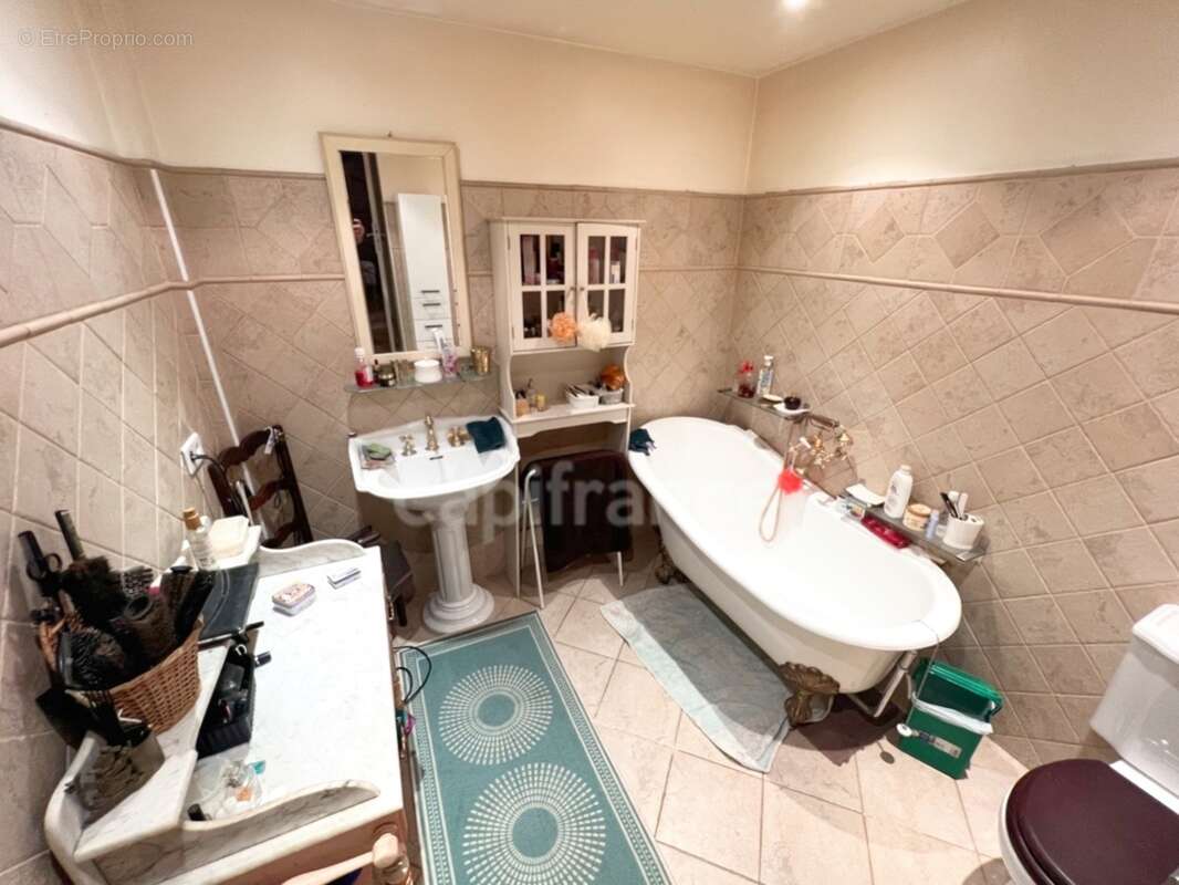 Maison à vendre à Reillanne (04110) – 152 m² – 4 chambres – Terrasse, balcon et charme provençal - photo 14