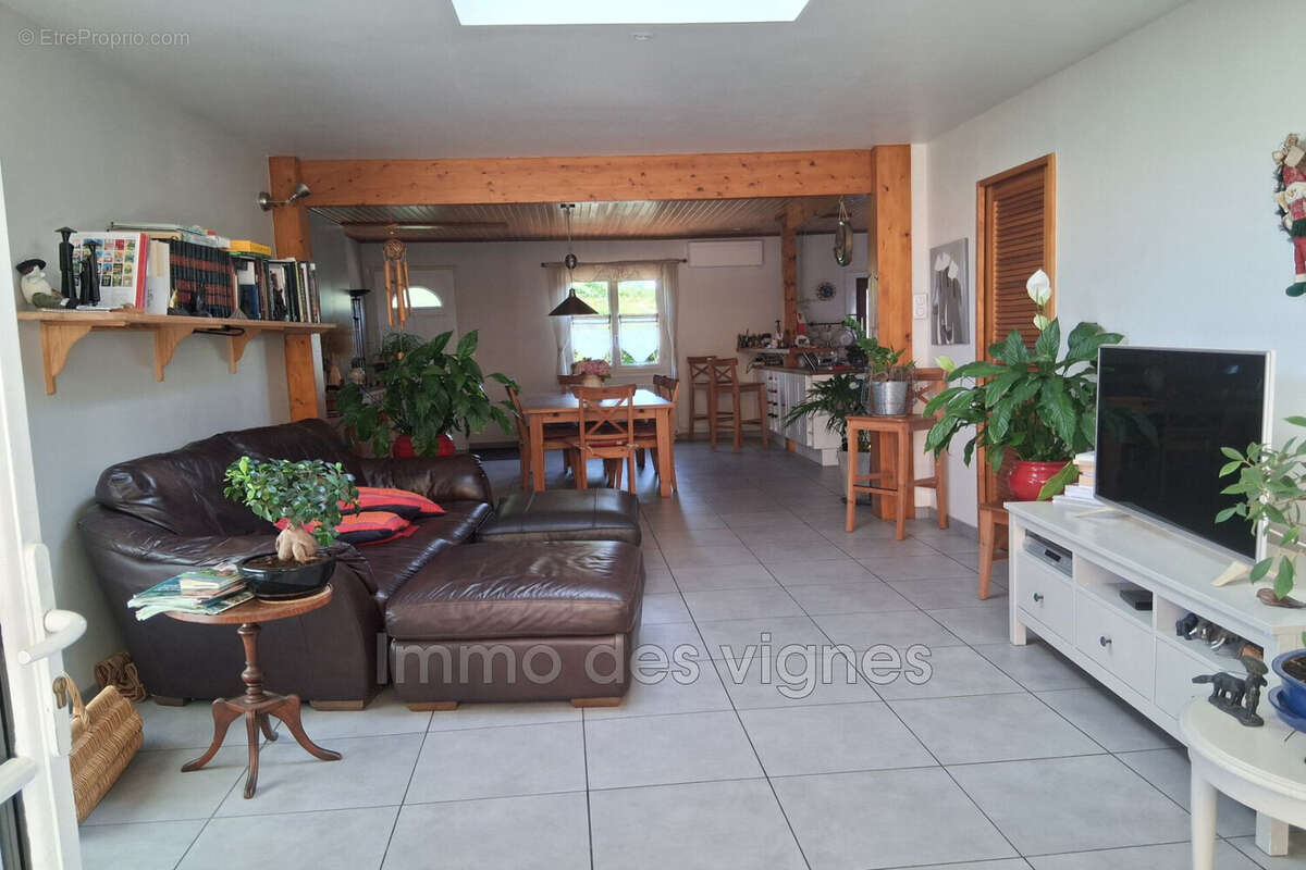 Maison à AMBARES-ET-LAGRAVE