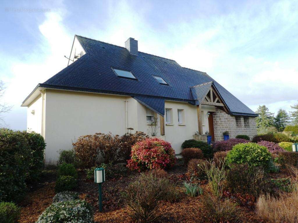 Maison à LOCMALO
