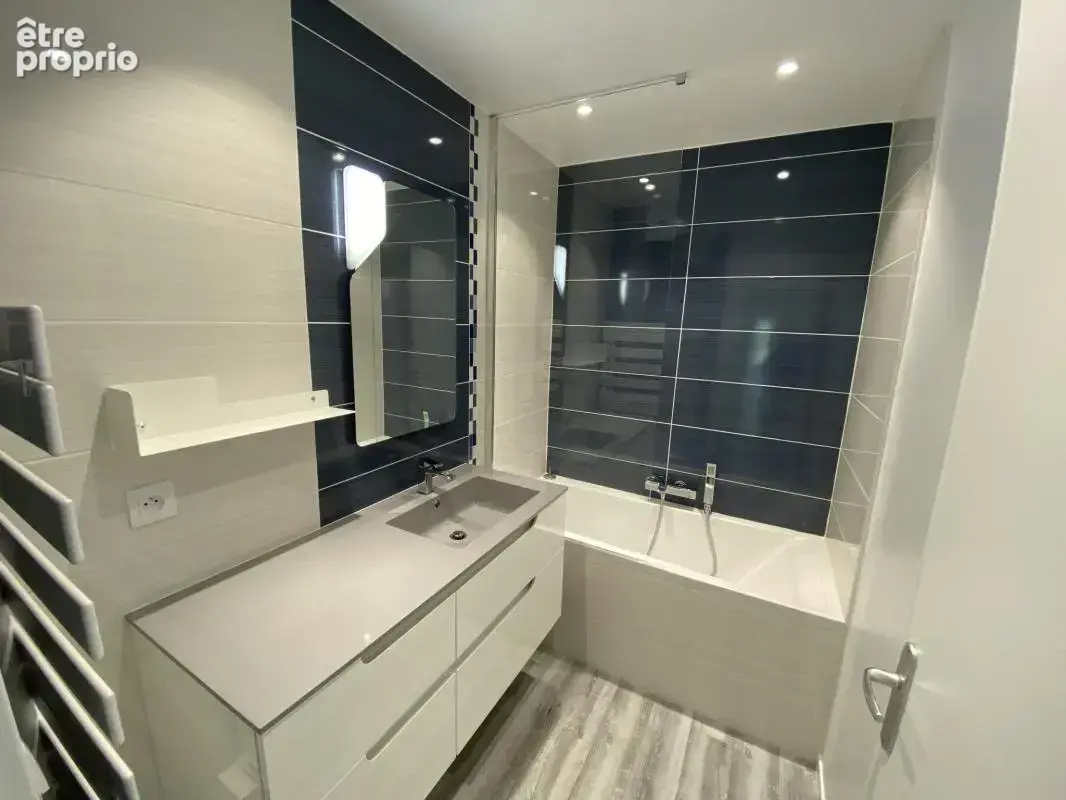 ANGERS SUD : Appartement lumineux, rénové avec goût, balcon - photo 5