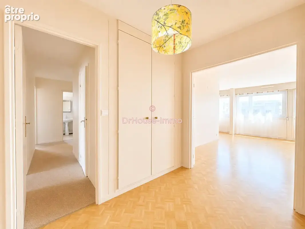 Appartement 101 m² à Paris-19e  - photo 2