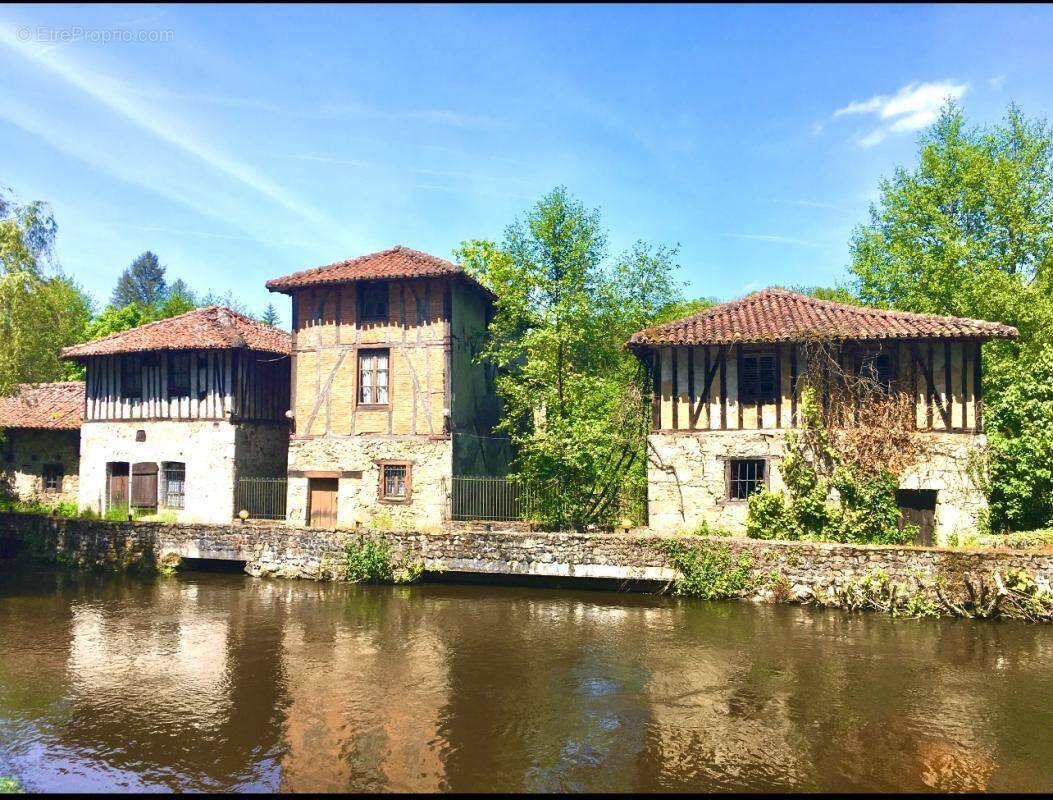 Maison à SAINT-LEONARD-DE-NOBLAT