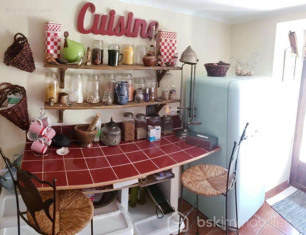 Maison à VEZENOBRES