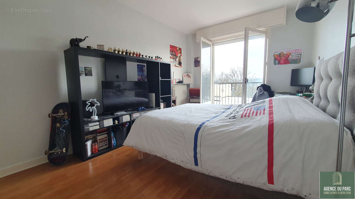 Appartement à VILLE-D'AVRAY