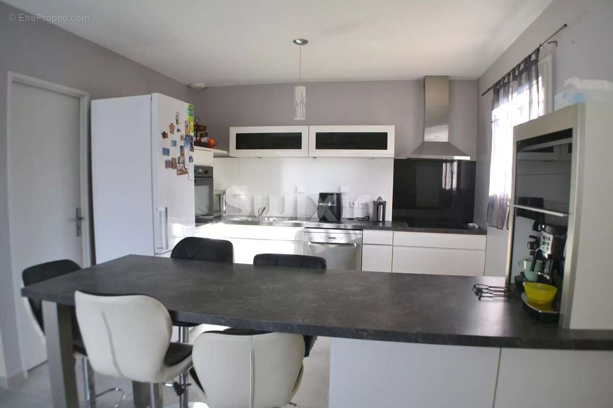 Maison à JONQUIERES-SAINT-VINCENT