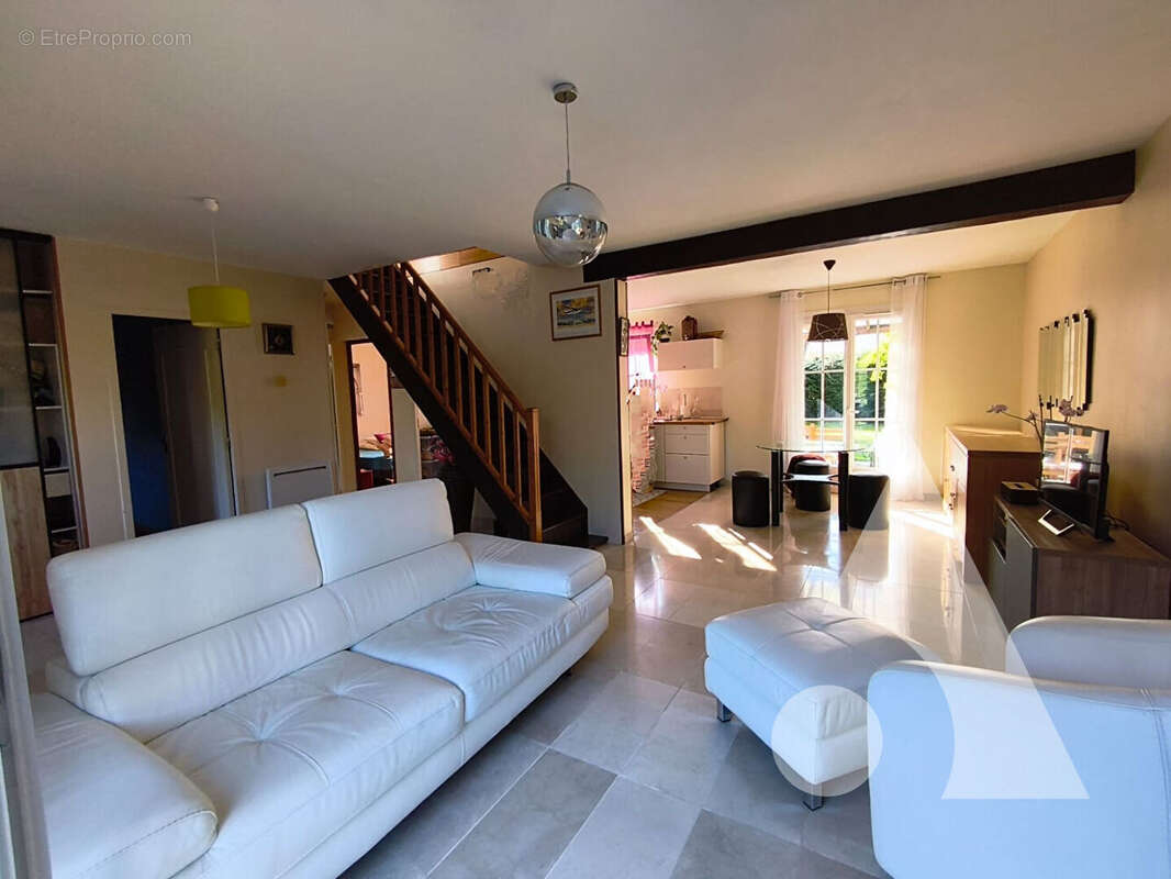 Maison à NANTEUIL-LE-HAUDOUIN