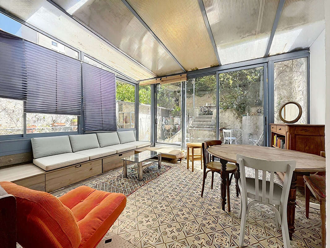 Appartement à MARSEILLE-4E