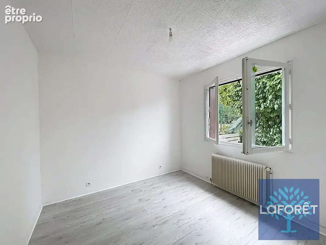 Dax - maison en retrait de la rue sur 549 m² de terrain - photo 9