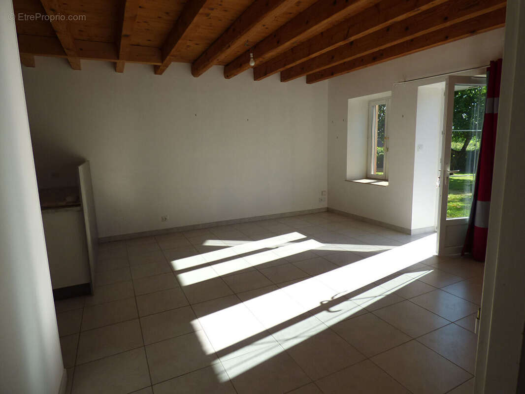 Maison ancienne et dépendances et 2 896 m² de terrain - photo 11