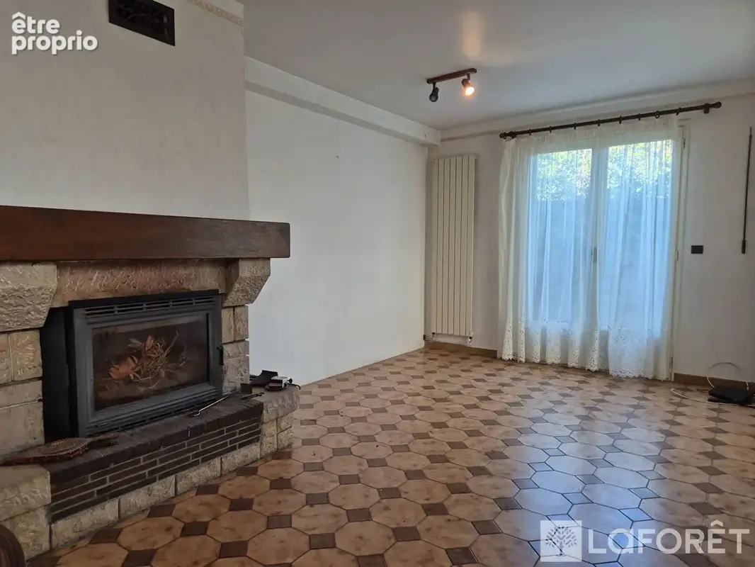 Maison 3 faces de 163 m² avec jardin et garage - photo 6