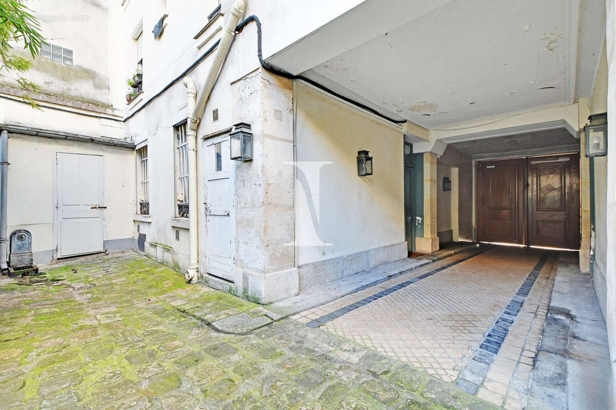 Appartement à PARIS-18E