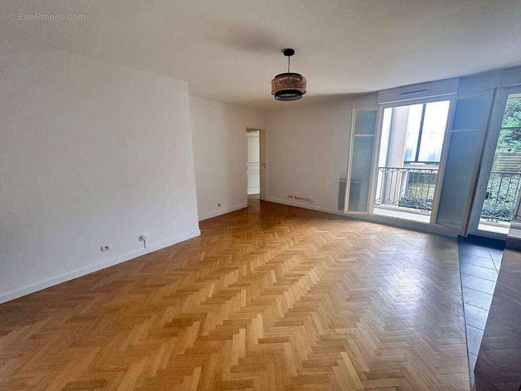Appartement à BUC