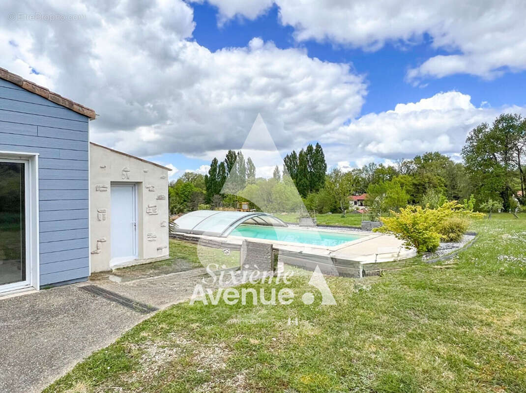 Maison à BUSSAC-SUR-CHARENTE