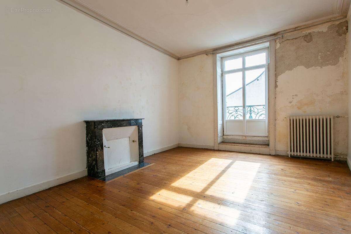 Maison La Chapelle Heulin Centre 9 P . 5 Chs . 216 M² . T 565 M² . Dépendances . Caves - photo 11