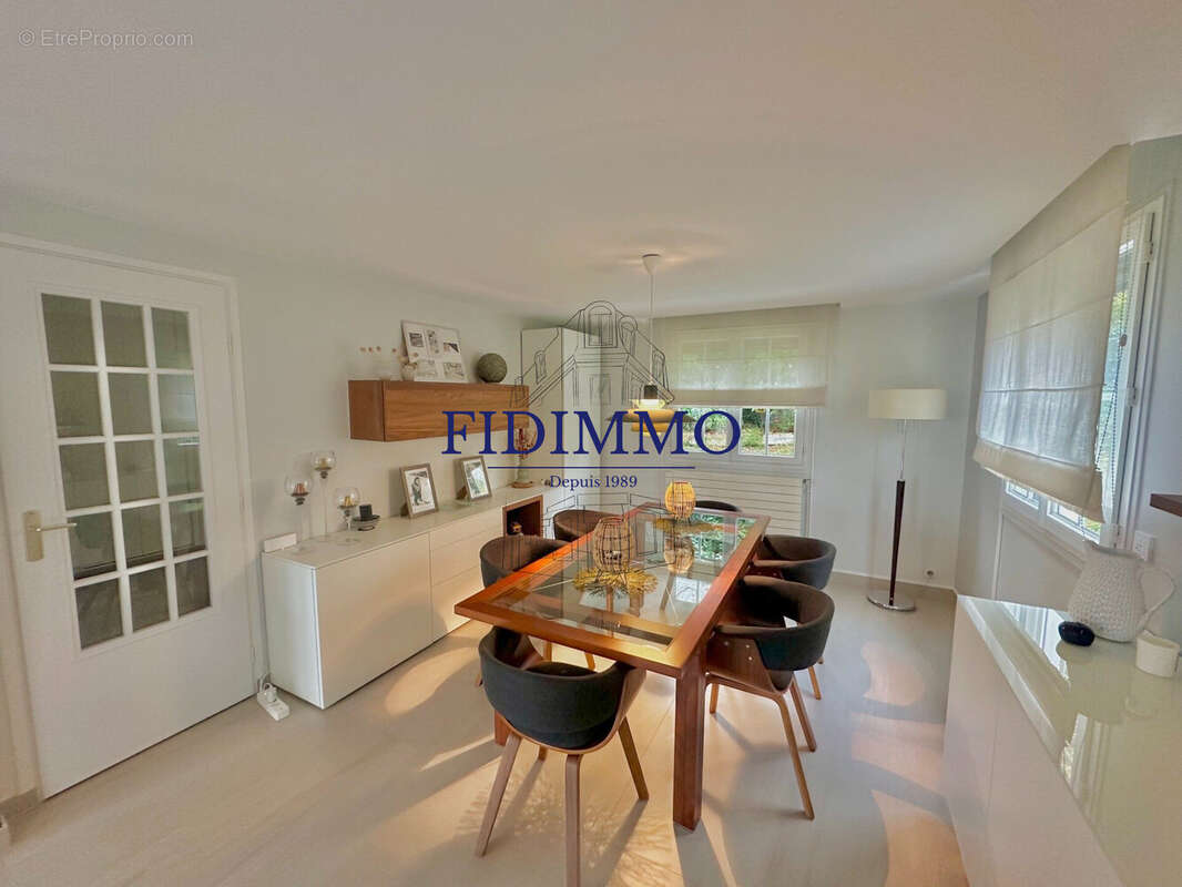 Maison à CHENNEVIERES-SUR-MARNE