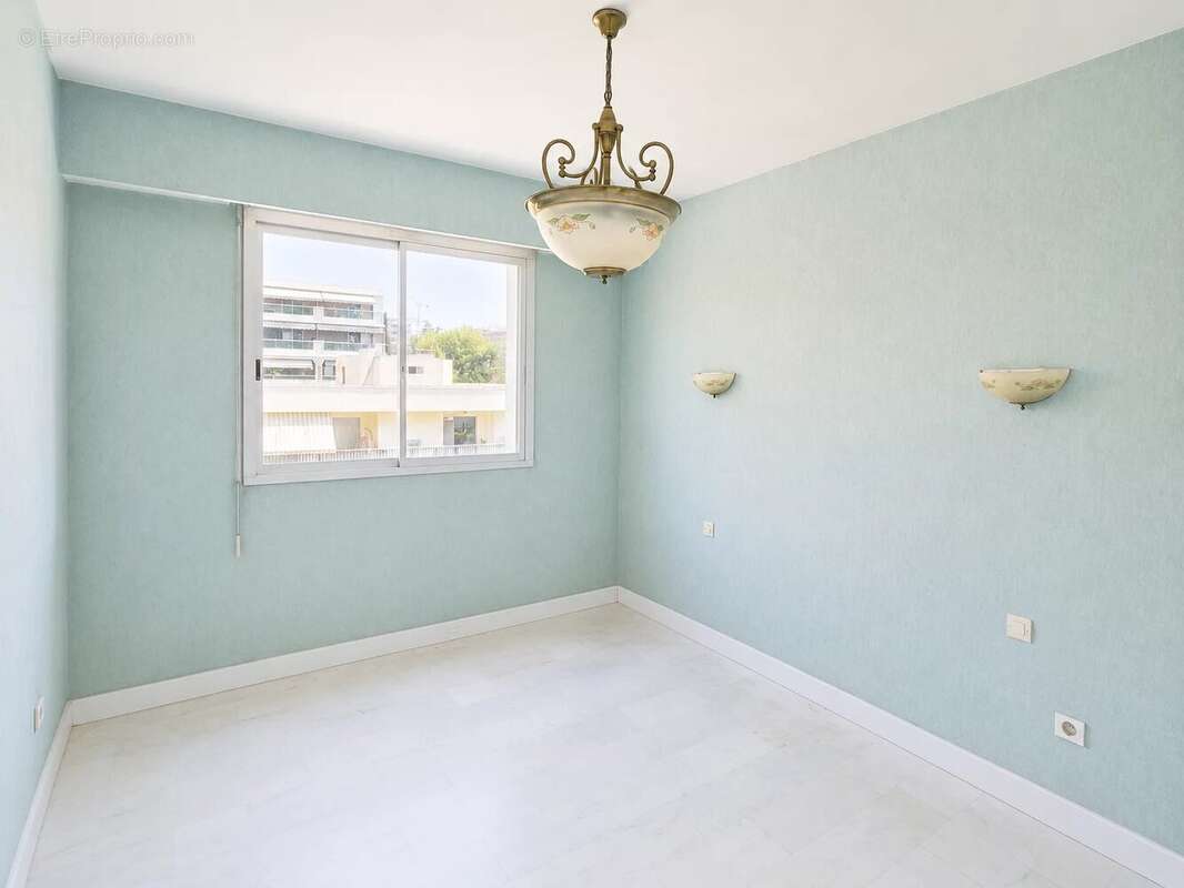 Appartement lumineux 3 pièces avec piscine à Le Port - photo 4