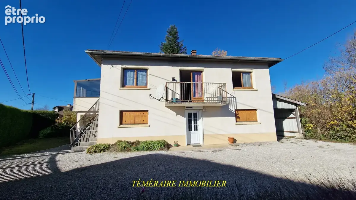 Maison à MONNET-LA-VILLE