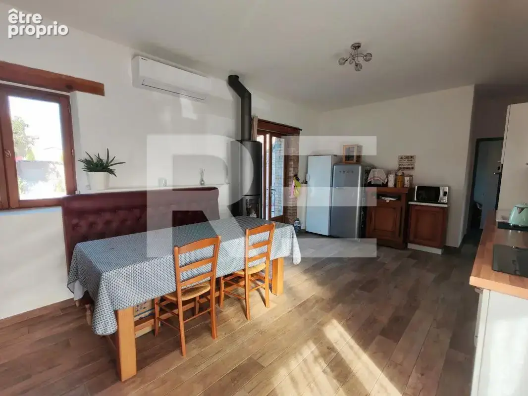 Maison entièrement rénovée avec jardin et piscine - photo 3