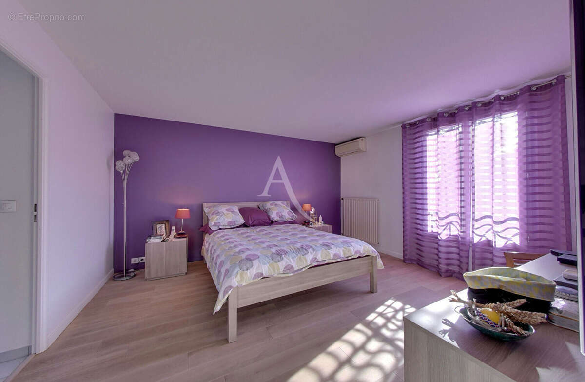 Maison à CHEVRY-COSSIGNY