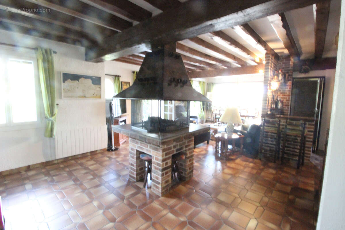 Maison familiale aux beaux volumes   Sous-sol total   Jardin sans vis-à-vis   Espace jacuzzi - photo 7