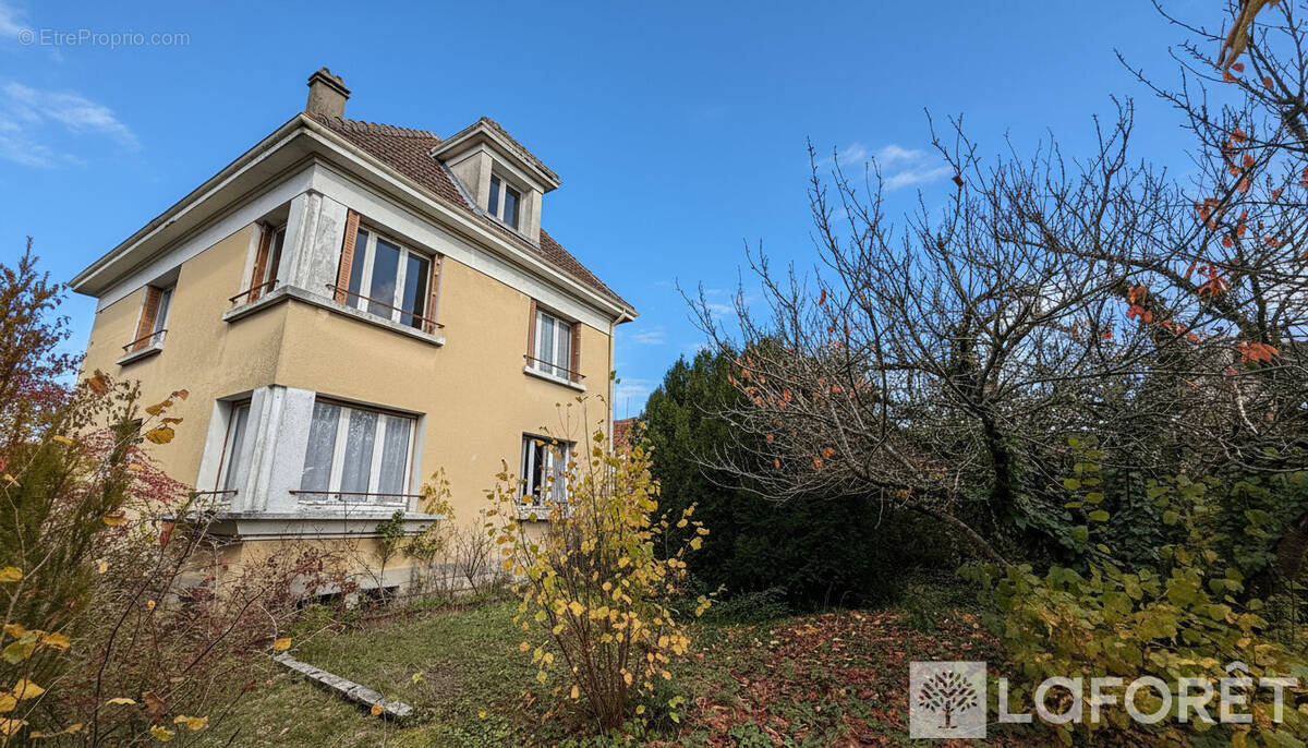 Maison à SAINTE-SAVINE