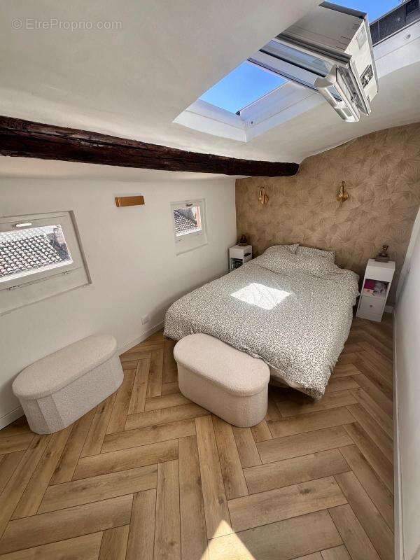 Appartement à MARSEILLE-1E