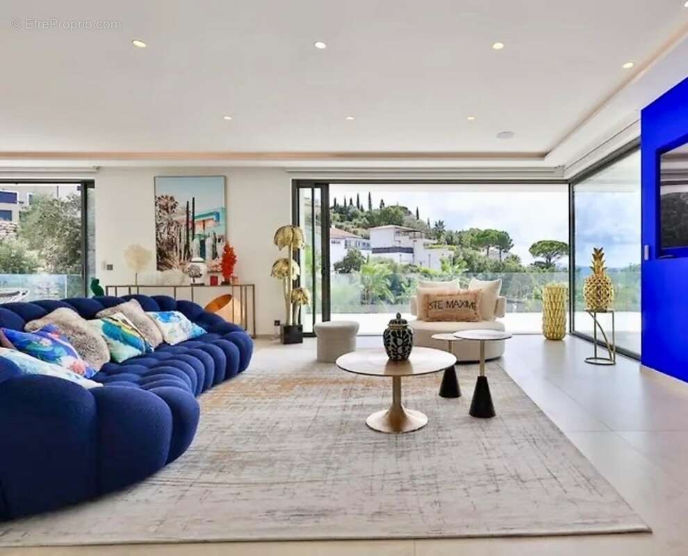Dpt Var (83), à vendre SAINTE MAXIME maison P6 de 280 m² - Terrain de 1637 m² - photo 5