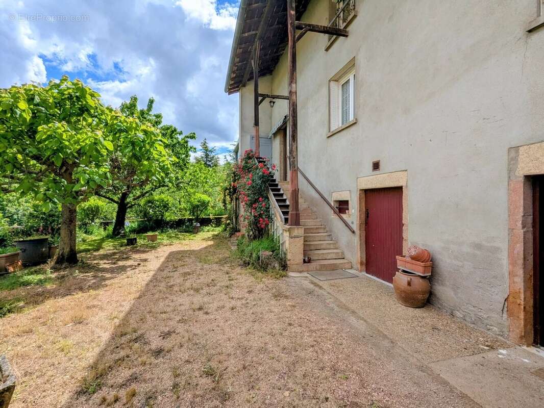 Maison à AZE
