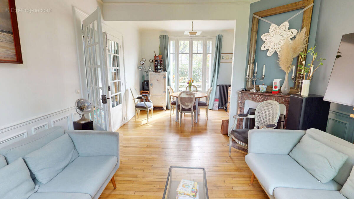 Maison à BURES-SUR-YVETTE