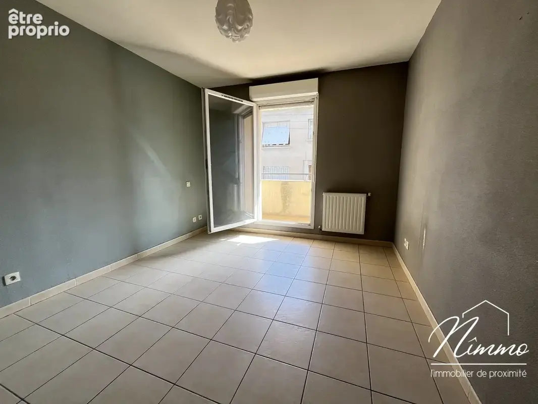 Exclusivite nimes dalzon t2 terrasse parking prive. - photo 4