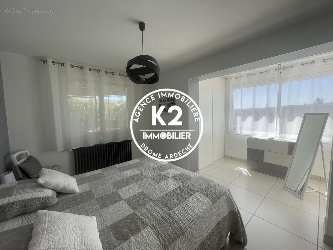 Maison à MONTELIMAR