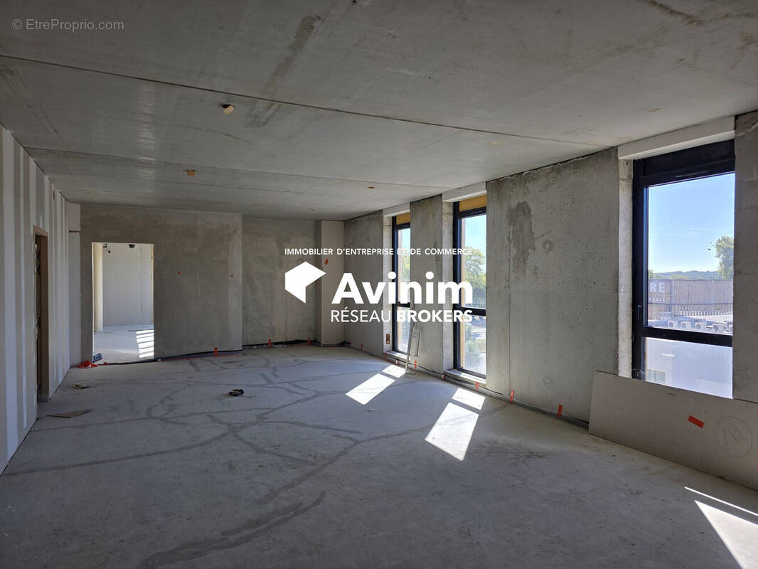 Commerce à VENDARGUES