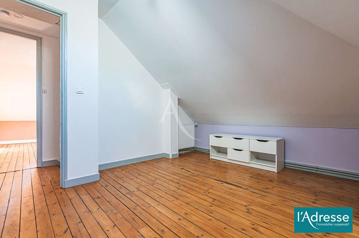 Appartement à NEUFCHATEL-SUR-AISNE