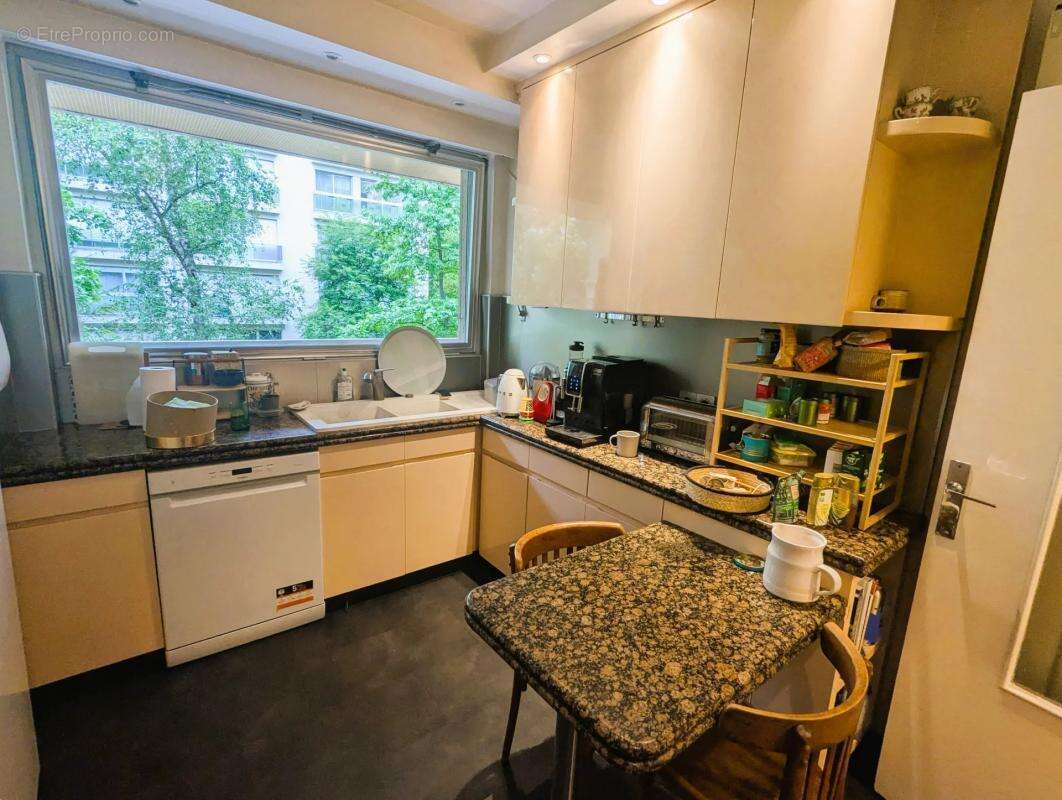 Appartement à PARIS-15E