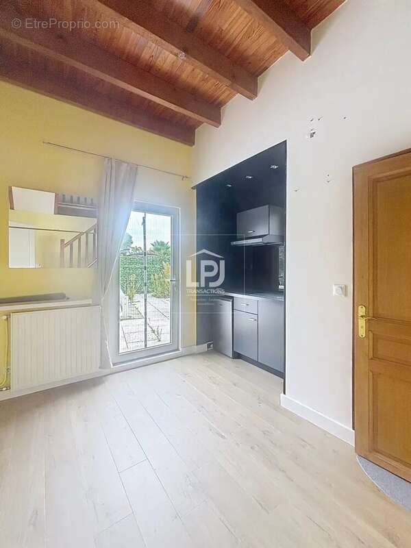 Maison à LA SALVETAT-SAINT-GILLES