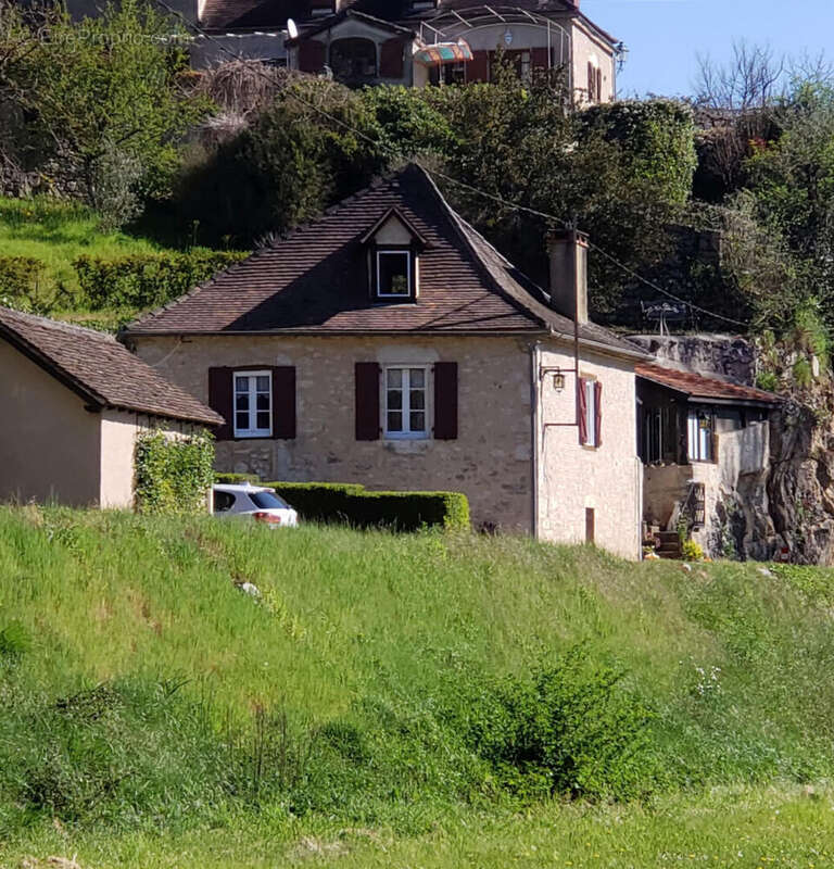 Maison à SAINT-CIRQ-LAPOPIE