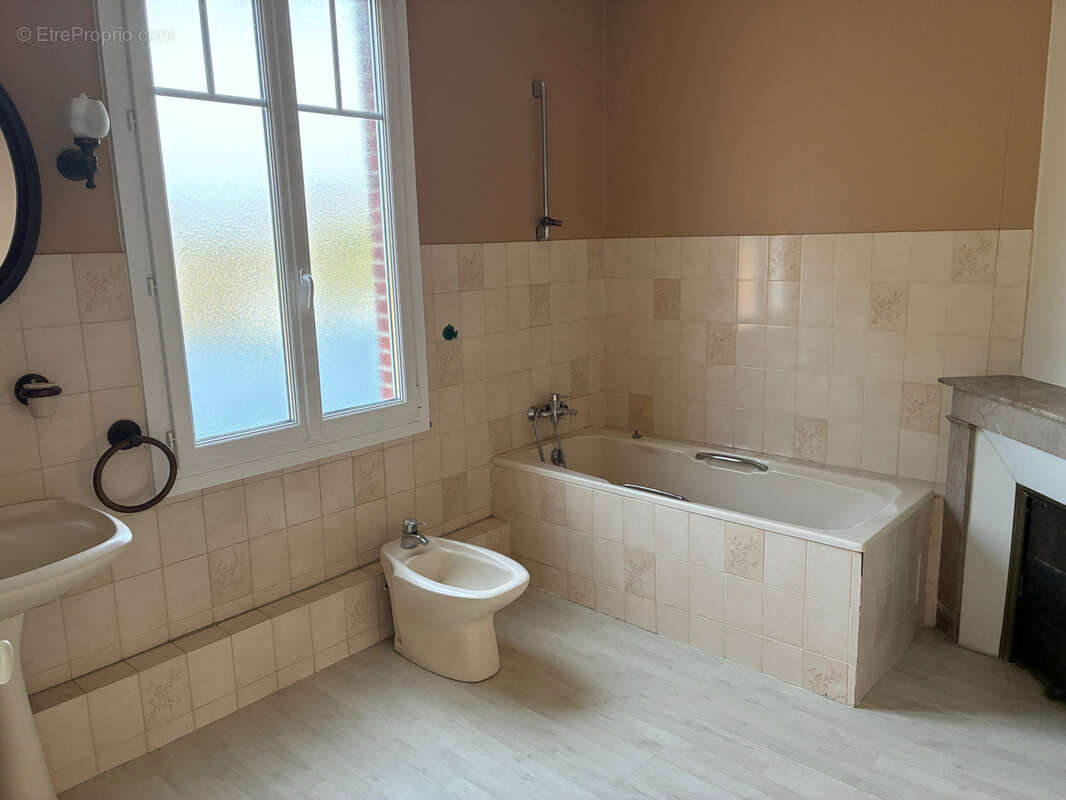 Maison à ROSIERES-EN-SANTERRE