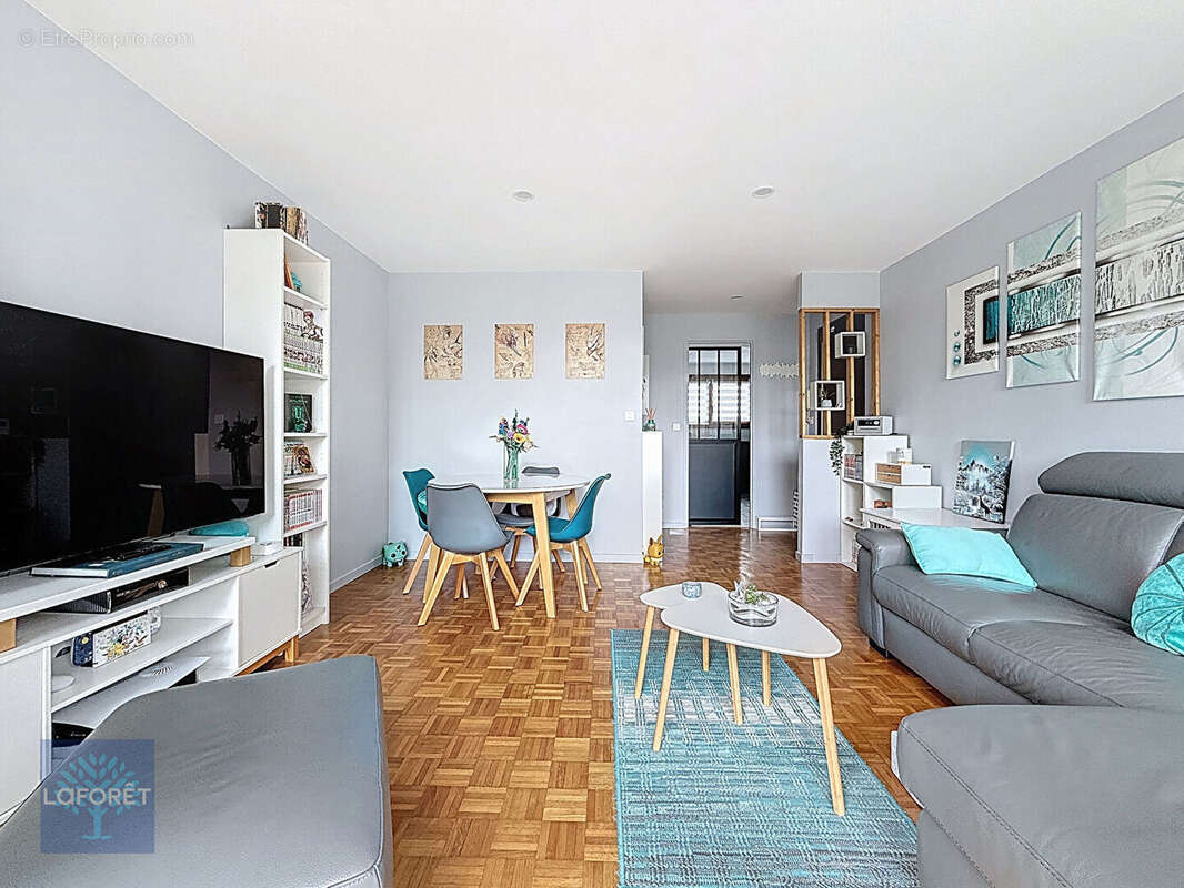 Appartement à CHILLY-MAZARIN