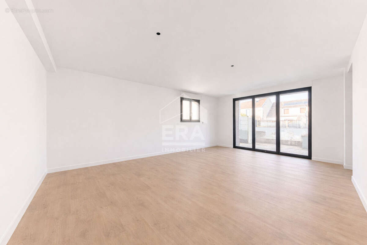 Appartement à PONTAULT-COMBAULT