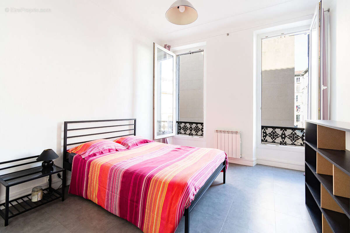 Appartement à MARSEILLE-6E