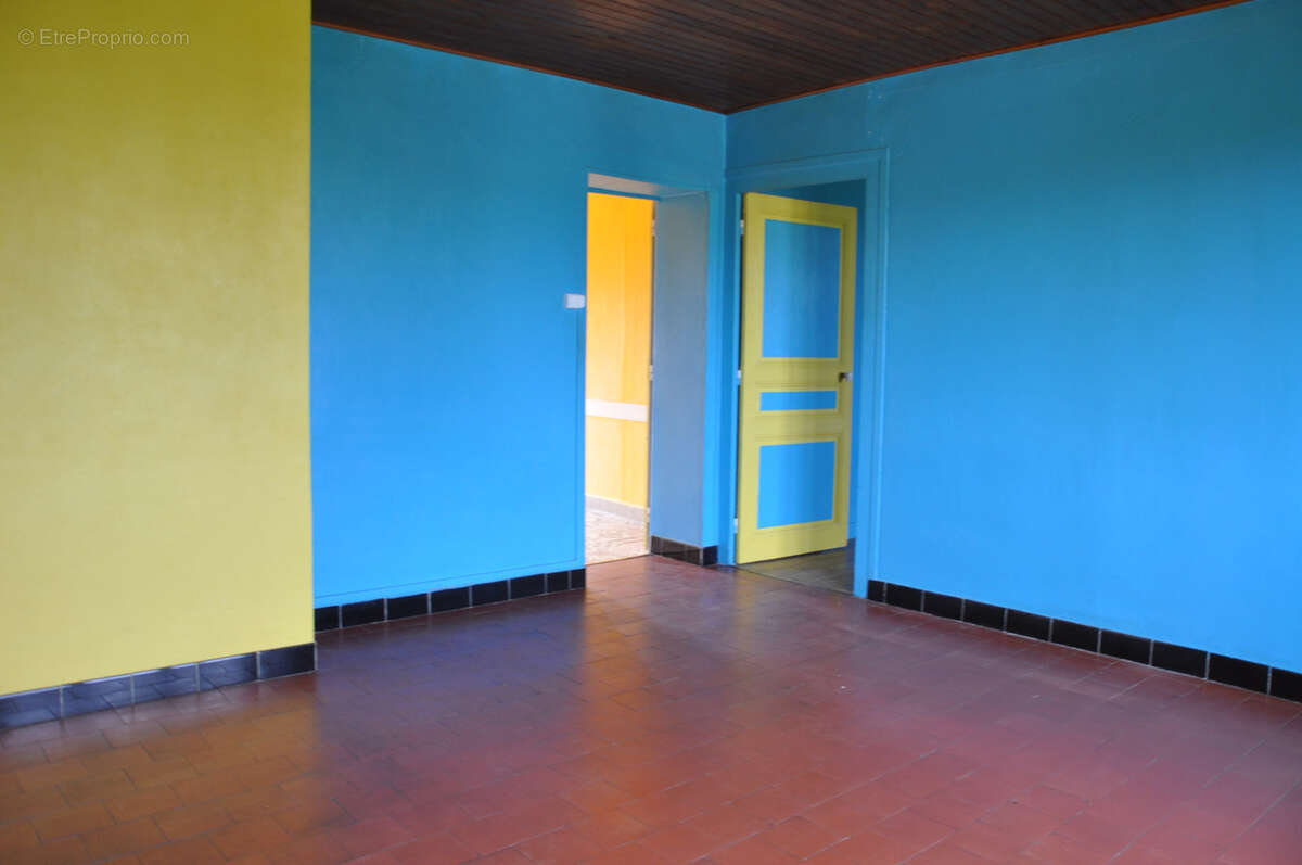Jolie fermette à la campagne, 2 chambres, dépendances et terrain de 3090 m2 - photo 10