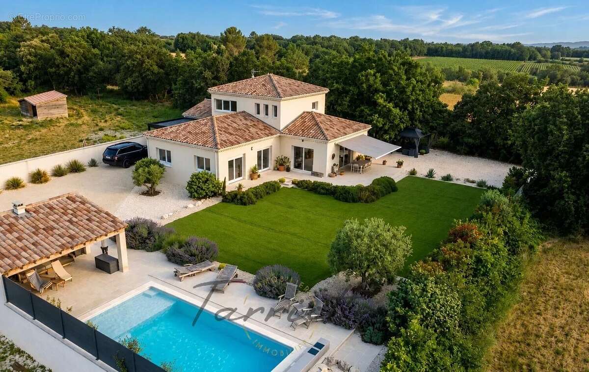 Maison à ALBA-LA-ROMAINE