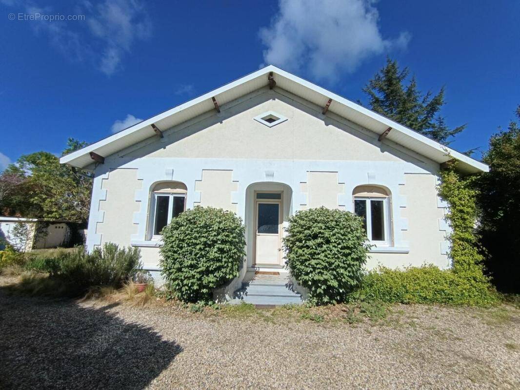 Maison à SAINT-SEURIN-SUR-L'ISLE