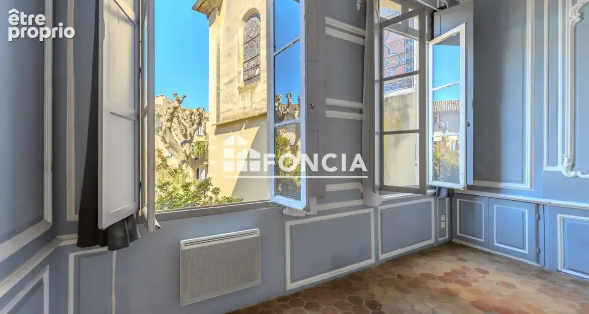 Exclusivité : T3 traversant de 71.38 m² dans un ancien hôtel particulier, Avignon Intra-Muros - photo 2